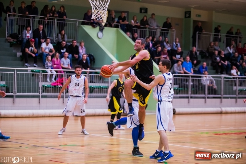 Zdjęcie w galerii na portalu naszraciborz.pl: Zwycięstwo Ofensywy Racibórz po dogrywce wiadomości z regionu