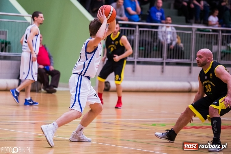 Zdjęcie w galerii na portalu naszraciborz.pl: Zwycięstwo Ofensywy Racibórz po dogrywce wiadomości z regionu