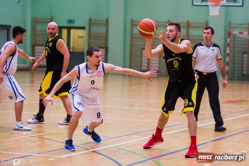 Zdjęcie w galerii na portalu naszraciborz.pl: Zwycięstwo Ofensywy Racibórz po dogrywce wiadomości z regionu