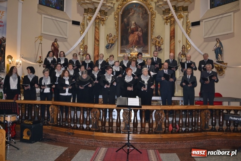 Zdjęcie w galerii na portalu naszraciborz.pl: VII Przegląd Chórów Pogranicza w Krzyżanowicach wiadomości z regionu