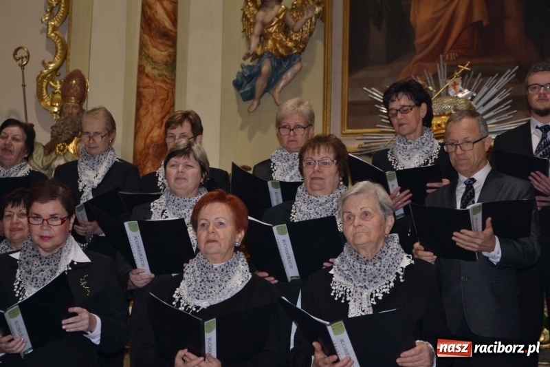 Zdjęcie w galerii na portalu naszraciborz.pl: VII Przegląd Chórów Pogranicza w Krzyżanowicach wiadomości z regionu
