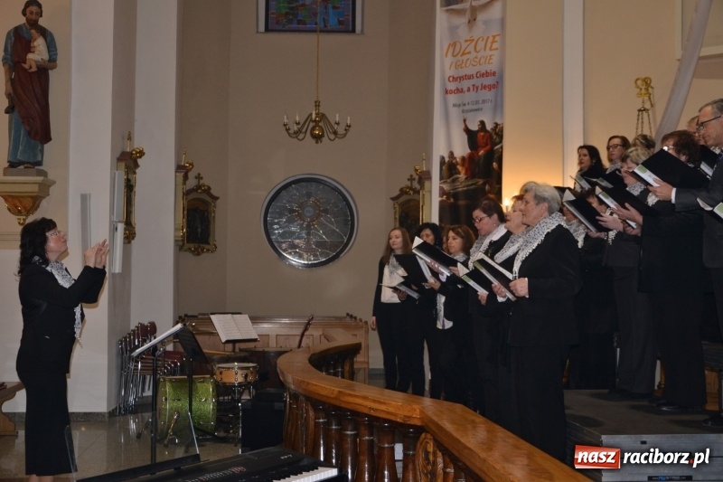 Zdjęcie w galerii na portalu naszraciborz.pl: VII Przegląd Chórów Pogranicza w Krzyżanowicach wiadomości z regionu