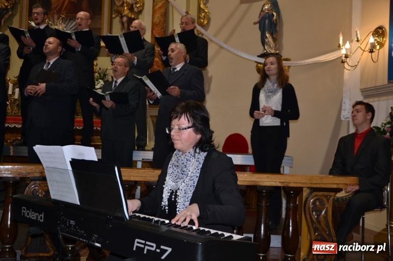 Zdjęcie w galerii na portalu naszraciborz.pl: VII Przegląd Chórów Pogranicza w Krzyżanowicach wiadomości z regionu