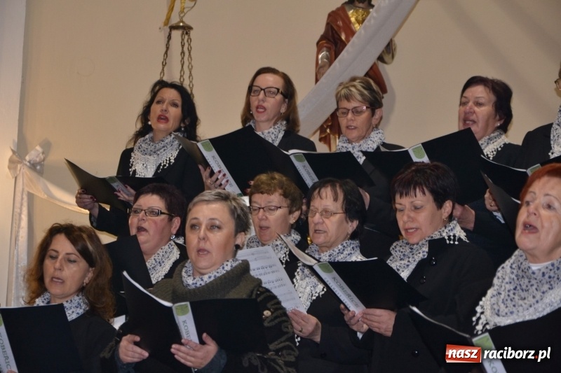 Zdjęcie w galerii na portalu naszraciborz.pl: VII Przegląd Chórów Pogranicza w Krzyżanowicach wiadomości z regionu