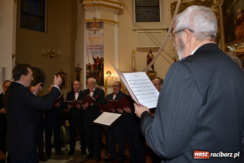 Zdjęcie w galerii na portalu naszraciborz.pl: VII Przegląd Chórów Pogranicza w Krzyżanowicach wiadomości z regionu