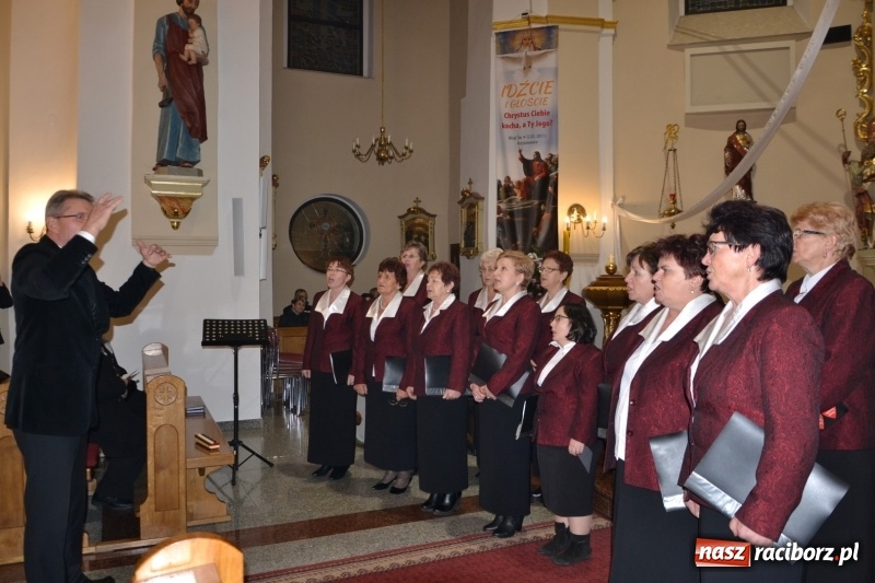 Zdjęcie w galerii na portalu naszraciborz.pl: VII Przegląd Chórów Pogranicza w Krzyżanowicach wiadomości z regionu