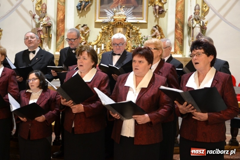 Zdjęcie w galerii na portalu naszraciborz.pl: VII Przegląd Chórów Pogranicza w Krzyżanowicach wiadomości z regionu