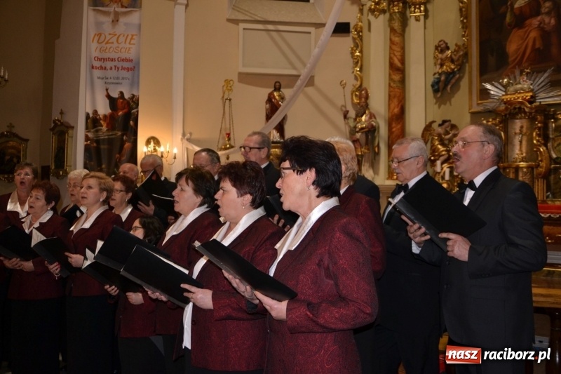 Zdjęcie w galerii na portalu naszraciborz.pl: VII Przegląd Chórów Pogranicza w Krzyżanowicach wiadomości z regionu