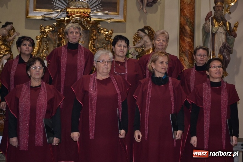 Zdjęcie w galerii na portalu naszraciborz.pl: VII Przegląd Chórów Pogranicza w Krzyżanowicach wiadomości z regionu