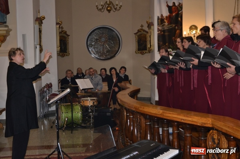 Zdjęcie w galerii na portalu naszraciborz.pl: VII Przegląd Chórów Pogranicza w Krzyżanowicach wiadomości z regionu