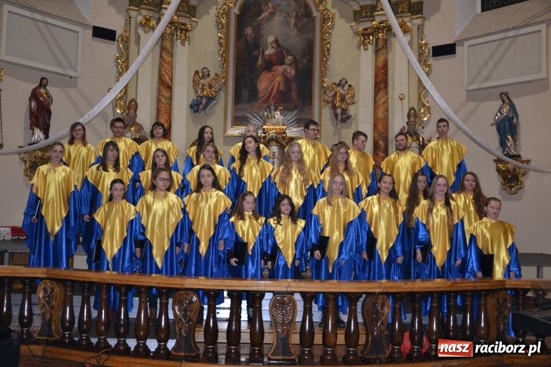 Zdjęcie w galerii na portalu naszraciborz.pl: VII Przegląd Chórów Pogranicza w Krzyżanowicach wiadomości z regionu