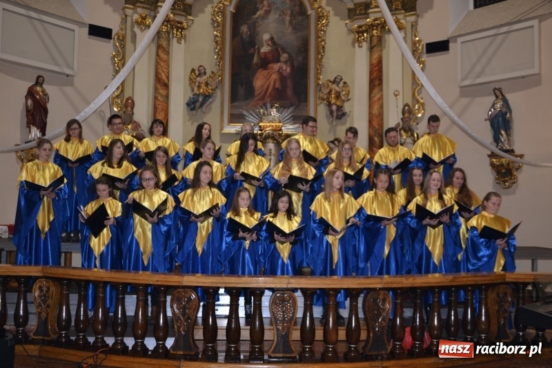 Zdjęcie w galerii na portalu naszraciborz.pl: VII Przegląd Chórów Pogranicza w Krzyżanowicach wiadomości z regionu