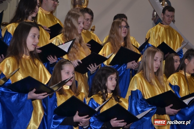 Zdjęcie w galerii na portalu naszraciborz.pl: VII Przegląd Chórów Pogranicza w Krzyżanowicach wiadomości z regionu