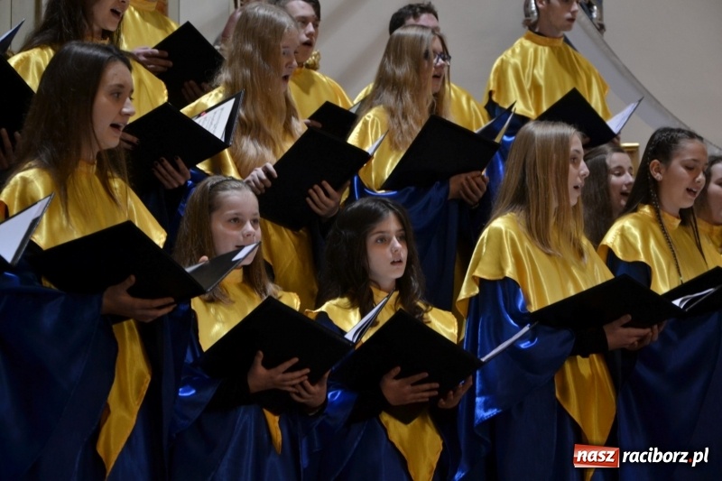 Zdjęcie w galerii na portalu naszraciborz.pl: VII Przegląd Chórów Pogranicza w Krzyżanowicach wiadomości z regionu