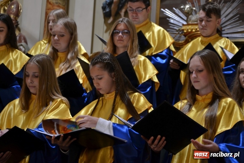 Zdjęcie w galerii na portalu naszraciborz.pl: VII Przegląd Chórów Pogranicza w Krzyżanowicach wiadomości z regionu