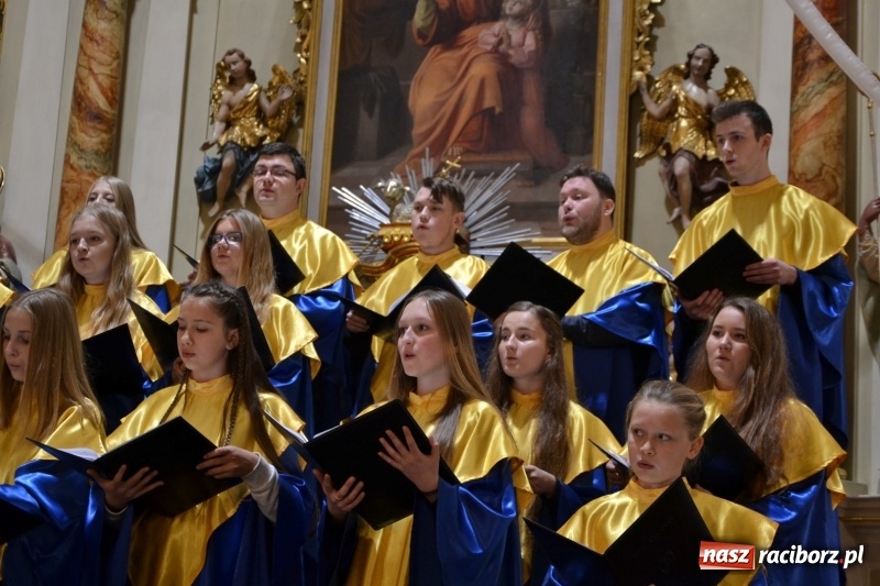 Zdjęcie w galerii na portalu naszraciborz.pl: VII Przegląd Chórów Pogranicza w Krzyżanowicach wiadomości z regionu