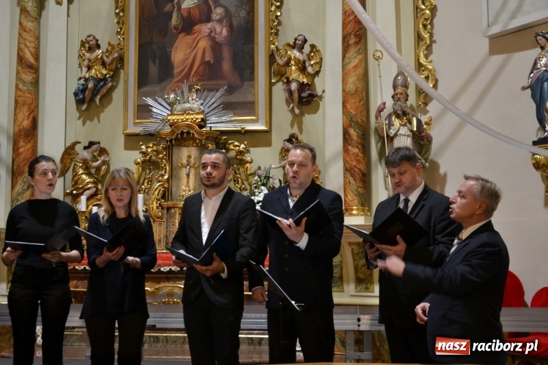 Zdjęcie w galerii na portalu naszraciborz.pl: VII Przegląd Chórów Pogranicza w Krzyżanowicach wiadomości z regionu