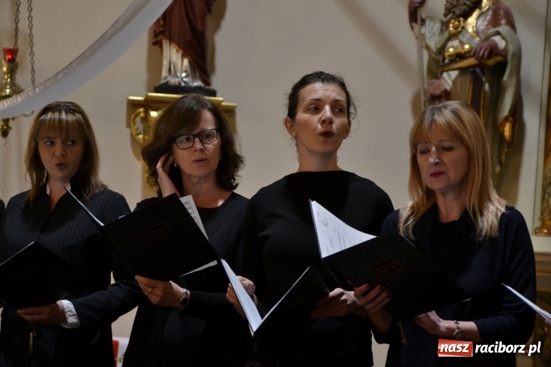 Zdjęcie w galerii na portalu naszraciborz.pl: VII Przegląd Chórów Pogranicza w Krzyżanowicach wiadomości z regionu