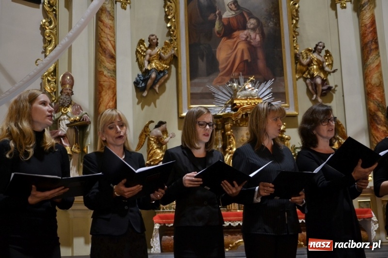 Zdjęcie w galerii na portalu naszraciborz.pl: VII Przegląd Chórów Pogranicza w Krzyżanowicach wiadomości z regionu