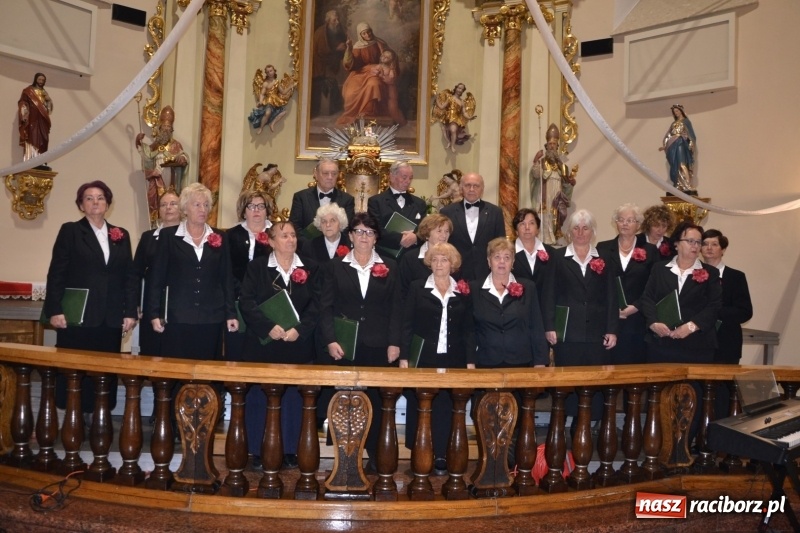 Zdjęcie w galerii na portalu naszraciborz.pl: VII Przegląd Chórów Pogranicza w Krzyżanowicach wiadomości z regionu