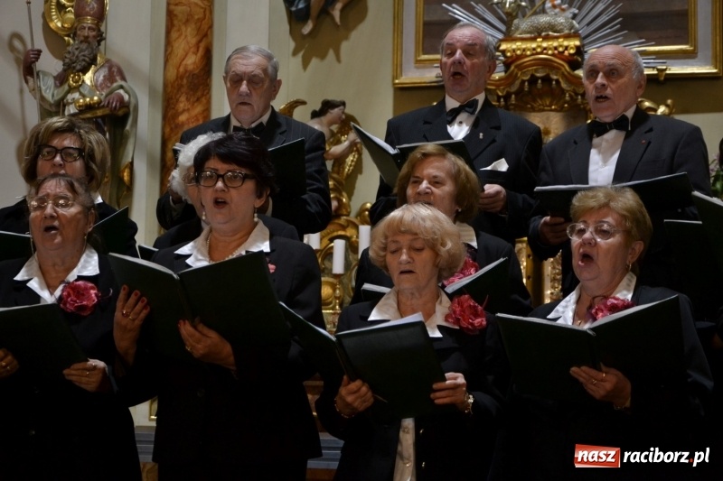 Zdjęcie w galerii na portalu naszraciborz.pl: VII Przegląd Chórów Pogranicza w Krzyżanowicach wiadomości z regionu
