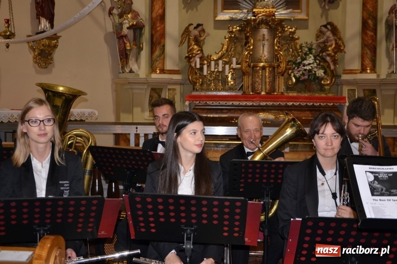 Zdjęcie w galerii na portalu naszraciborz.pl: VII Przegląd Chórów Pogranicza w Krzyżanowicach wiadomości z regionu