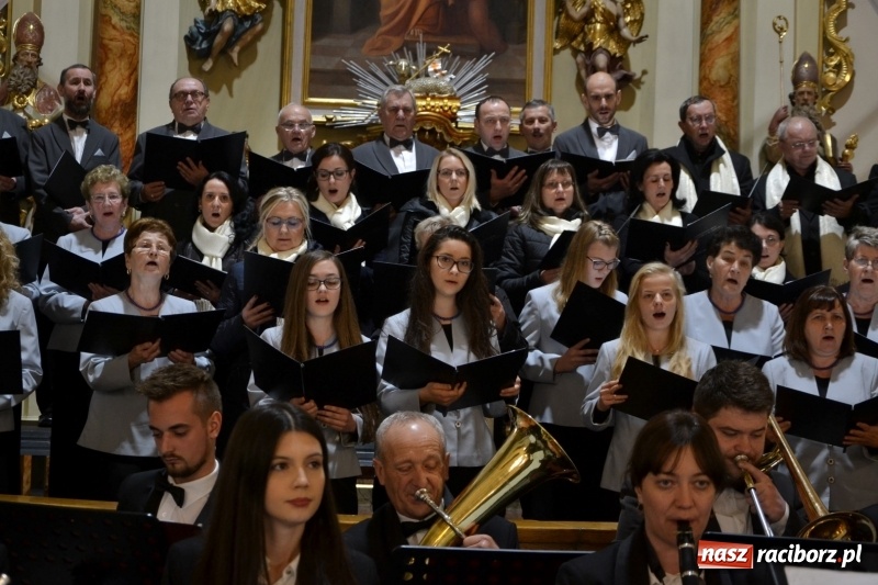 Zdjęcie w galerii na portalu naszraciborz.pl: VII Przegląd Chórów Pogranicza w Krzyżanowicach wiadomości z regionu