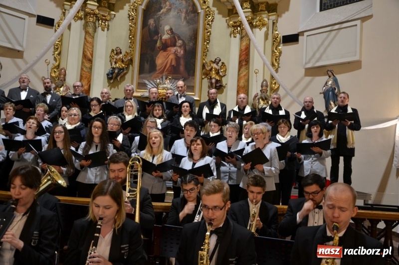 Zdjęcie w galerii na portalu naszraciborz.pl: VII Przegląd Chórów Pogranicza w Krzyżanowicach wiadomości z regionu