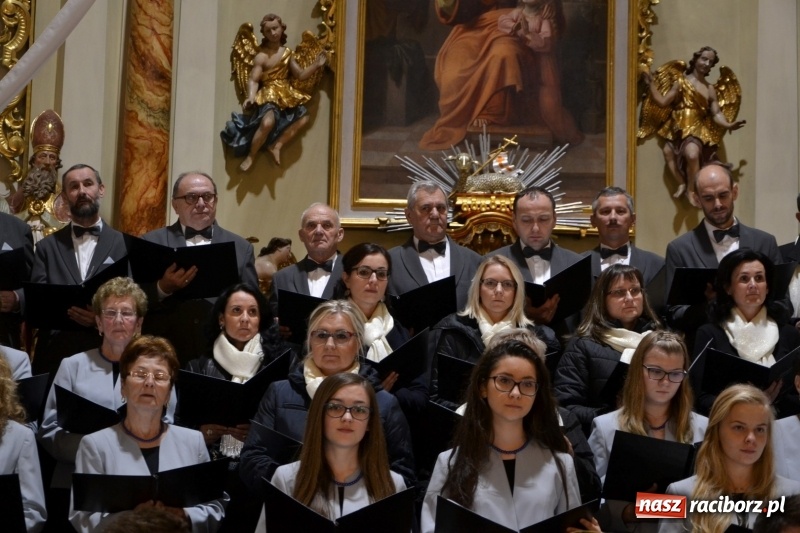 Zdjęcie w galerii na portalu naszraciborz.pl: VII Przegląd Chórów Pogranicza w Krzyżanowicach wiadomości z regionu