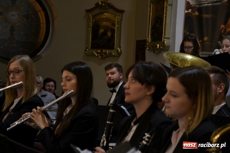 Zdjęcie w galerii na portalu naszraciborz.pl: VII Przegląd Chórów Pogranicza w Krzyżanowicach wiadomości z regionu