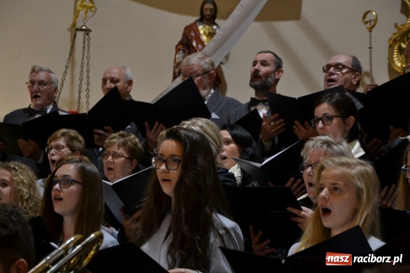 Zdjęcie w galerii na portalu naszraciborz.pl: VII Przegląd Chórów Pogranicza w Krzyżanowicach wiadomości z regionu