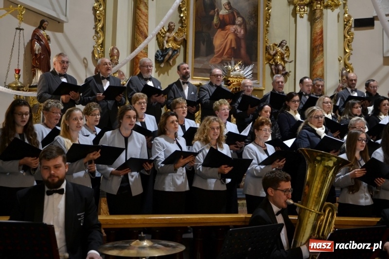 Zdjęcie w galerii na portalu naszraciborz.pl: VII Przegląd Chórów Pogranicza w Krzyżanowicach wiadomości z regionu
