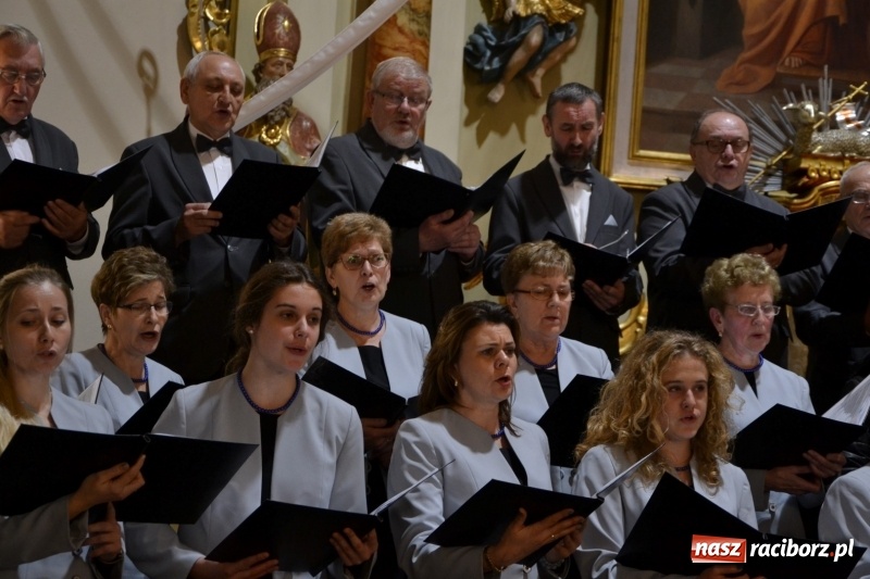 Zdjęcie w galerii na portalu naszraciborz.pl: VII Przegląd Chórów Pogranicza w Krzyżanowicach wiadomości z regionu