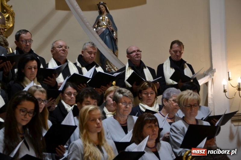 Zdjęcie w galerii na portalu naszraciborz.pl: VII Przegląd Chórów Pogranicza w Krzyżanowicach wiadomości z regionu