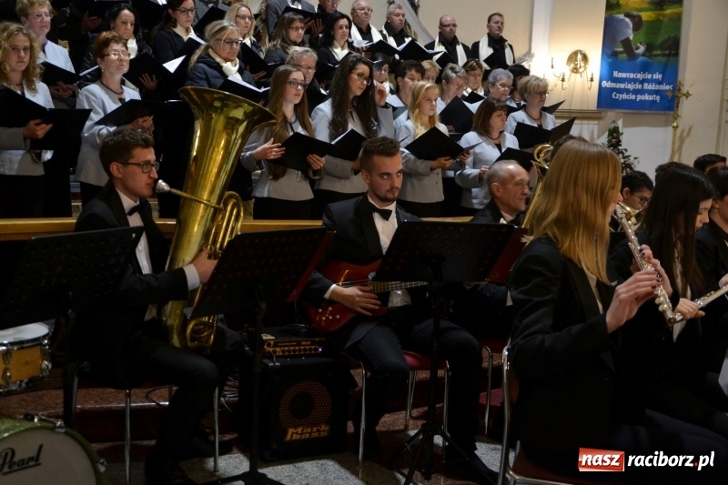 Zdjęcie w galerii na portalu naszraciborz.pl: VII Przegląd Chórów Pogranicza w Krzyżanowicach wiadomości z regionu