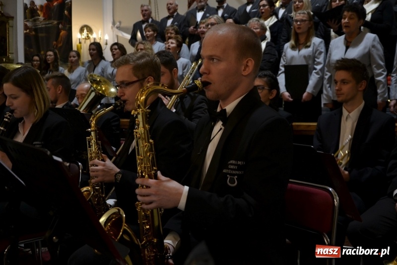 Zdjęcie w galerii na portalu naszraciborz.pl: VII Przegląd Chórów Pogranicza w Krzyżanowicach wiadomości z regionu