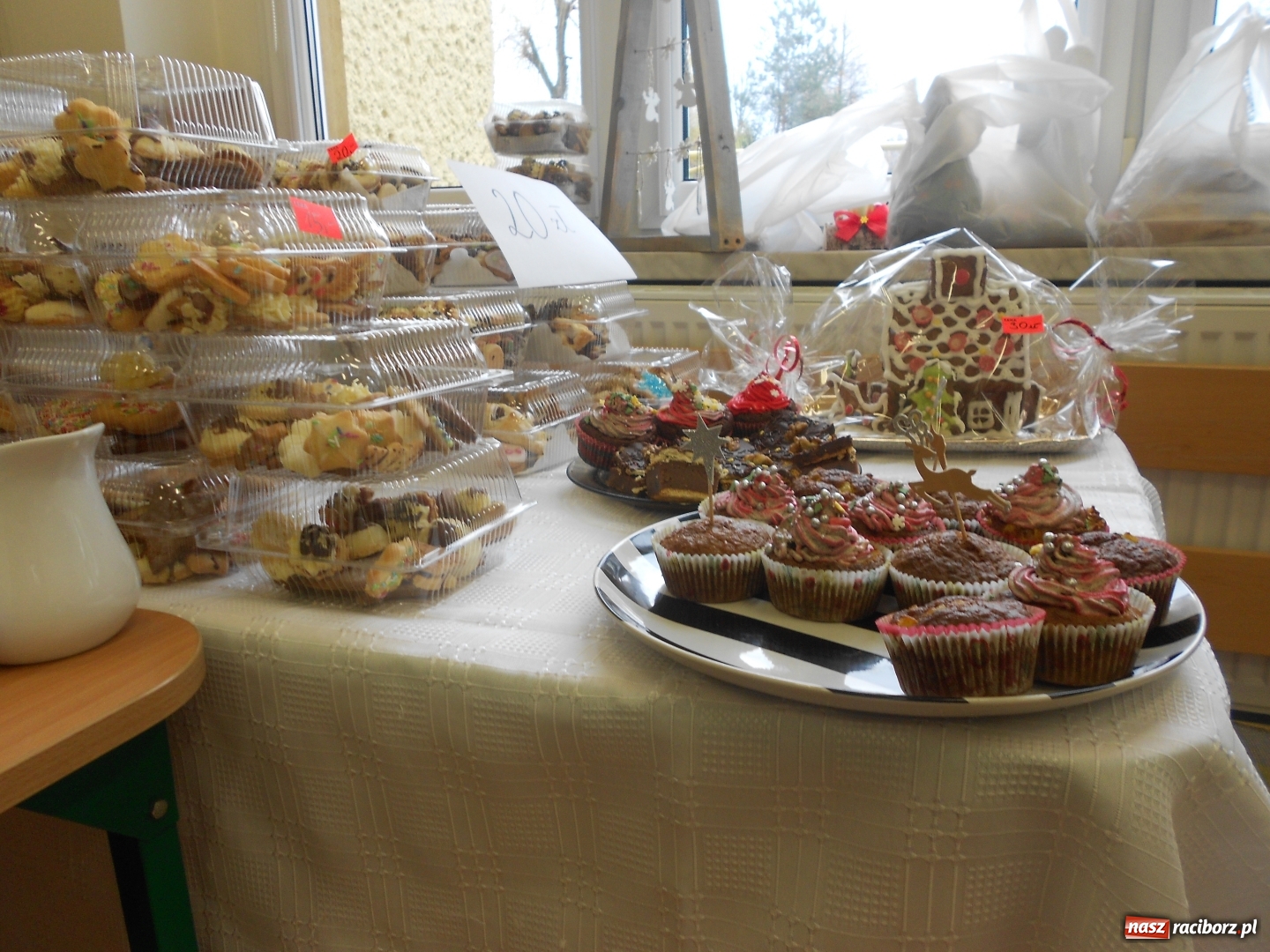 Zdjęcie w galerii na portalu naszraciborz.pl: Kiermasz adwentowy w rudzkim przedszkolu wiadomości z regionu