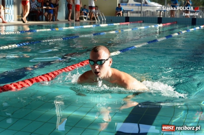 Zdjęcie w galerii na portalu naszraciborz.pl: Policjant z Raciborza na podium Mistrzostw Policji w pływaniu wiadomości z regionu