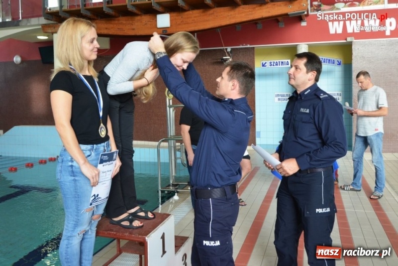 Zdjęcie w galerii na portalu naszraciborz.pl: Policjant z Raciborza na podium Mistrzostw Policji w pływaniu wiadomości z regionu