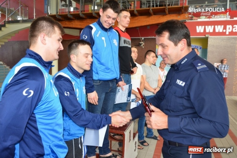 Zdjęcie w galerii na portalu naszraciborz.pl: Policjant z Raciborza na podium Mistrzostw Policji w pływaniu wiadomości z regionu