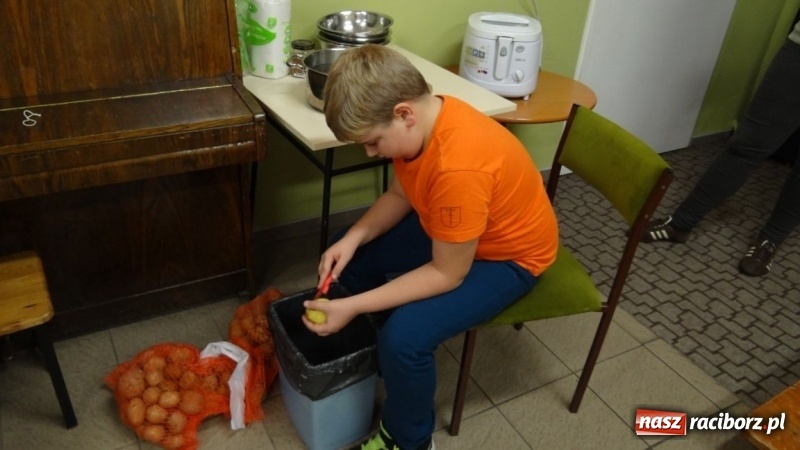 Zdjęcie w galerii na portalu naszraciborz.pl: Dzień Pieczonego Ziemniaka. Spotkanie integracyjne w Wojnowicach wiadomości z regionu