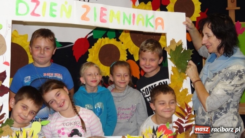 Zdjęcie w galerii na portalu naszraciborz.pl: Dzień Pieczonego Ziemniaka. Spotkanie integracyjne w Wojnowicach wiadomości z regionu