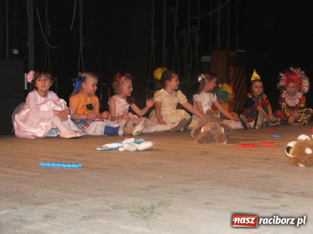 Zdjęcie w galerii na portalu naszraciborz.pl: W teatr bawią się już od przedszkola wiadomości z regionu