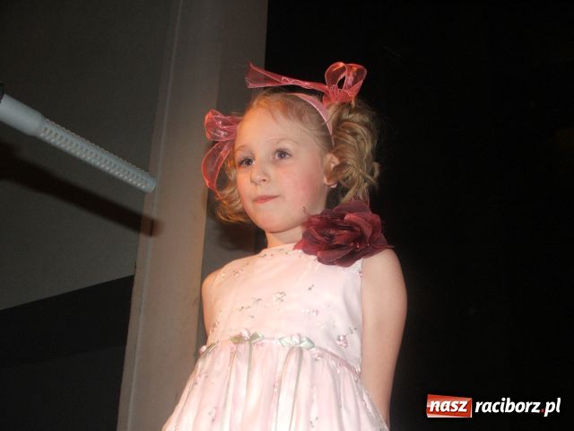 Zdjęcie w galerii na portalu naszraciborz.pl: W teatr bawią się już od przedszkola wiadomości z regionu