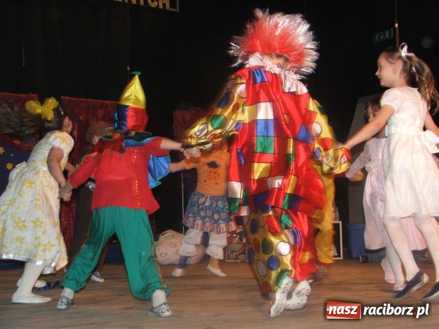 Zdjęcie w galerii na portalu naszraciborz.pl: W teatr bawią się już od przedszkola wiadomości z regionu