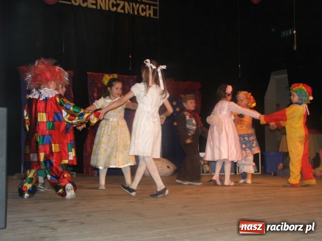 Zdjęcie w galerii na portalu naszraciborz.pl: W teatr bawią się już od przedszkola wiadomości z regionu