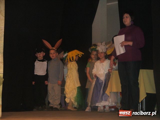Zdjęcie w galerii na portalu naszraciborz.pl: W teatr bawią się już od przedszkola wiadomości z regionu