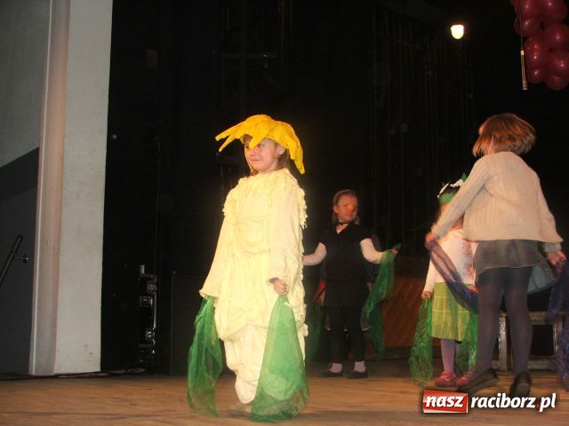 Zdjęcie w galerii na portalu naszraciborz.pl: W teatr bawią się już od przedszkola wiadomości z regionu