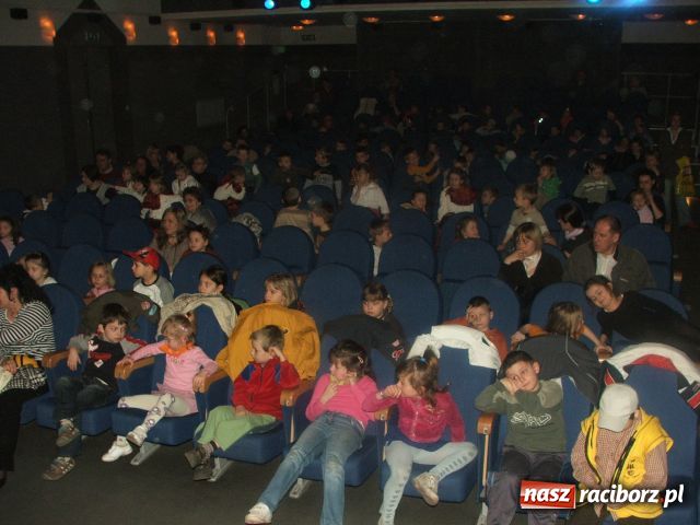 Zdjęcie w galerii na portalu naszraciborz.pl: W teatr bawią się już od przedszkola wiadomości z regionu