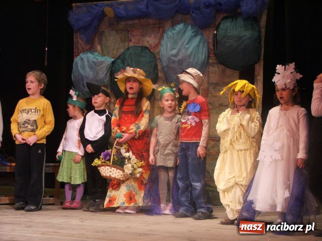 Zdjęcie w galerii na portalu naszraciborz.pl: W teatr bawią się już od przedszkola wiadomości z regionu